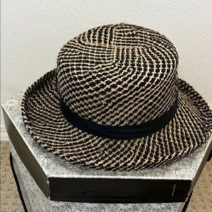 Stylish Black and Tan Woven Hat